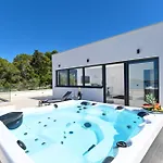 Oasis Vila *