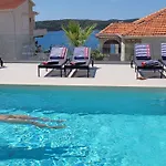 Oasis Vila