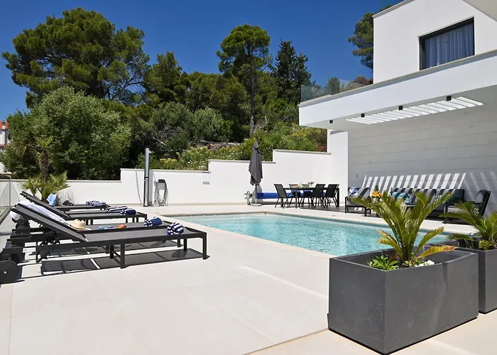 Oasis トロギール