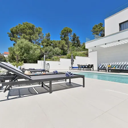 Oasis * Τρογκίρ