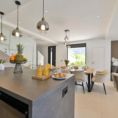 Oasis فيلة تروغير