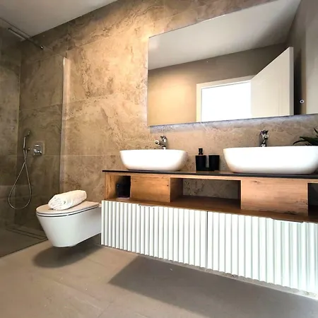 فيلة Oasis تروغير