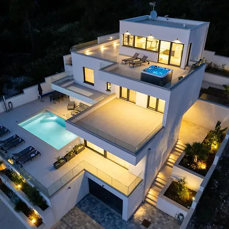 Oasis Villa *